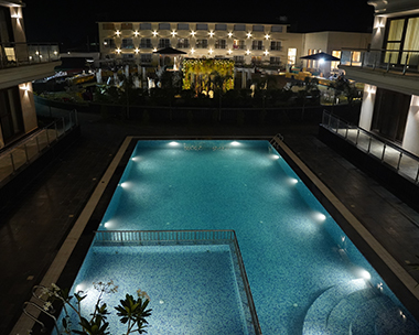 bunglow swimming pool 4
